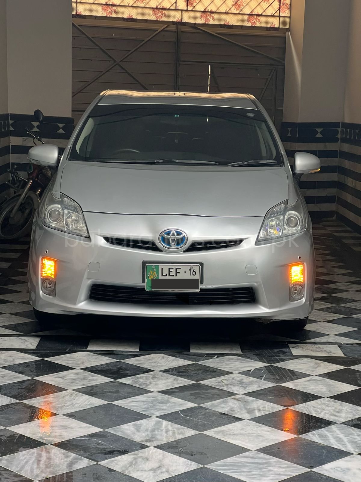 ToyotaPrius 2011 model total genuine