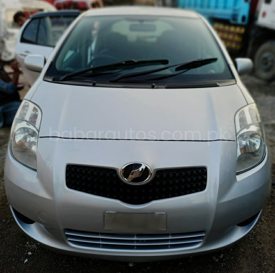 Vitz 2005/8
