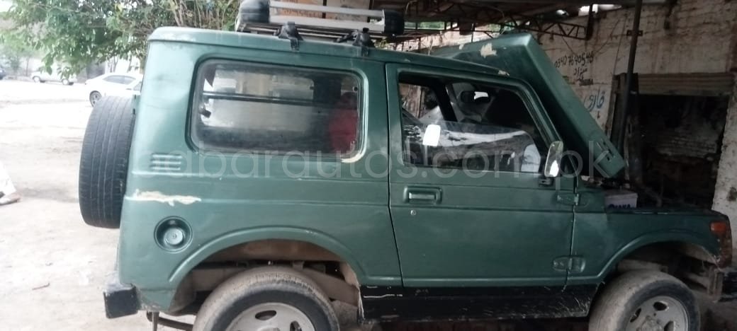 Suzuki jeep