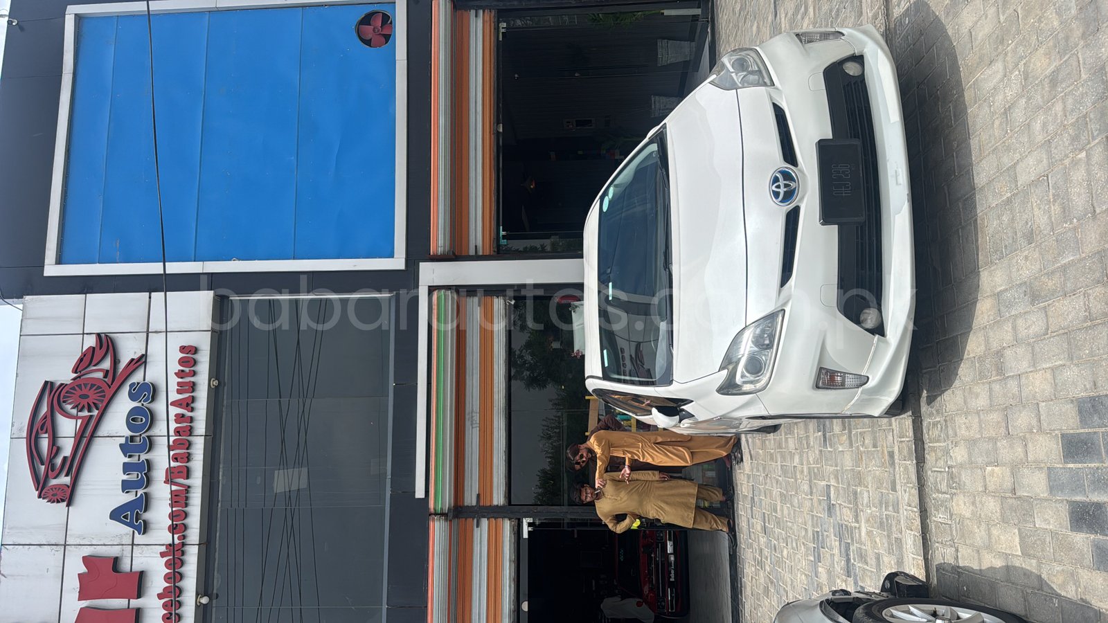 Toyota prius G 2013/17
