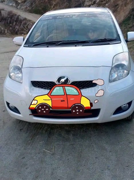 Toyota Vitz (Apple Edition)
