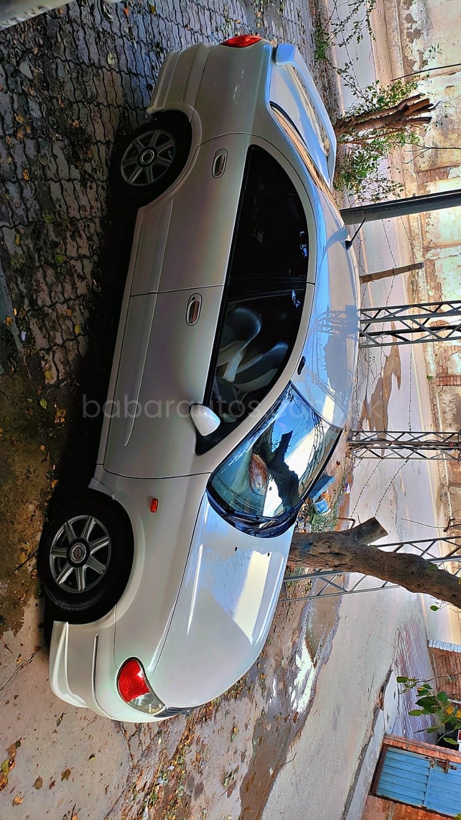 Nissan sunny Se saloon
