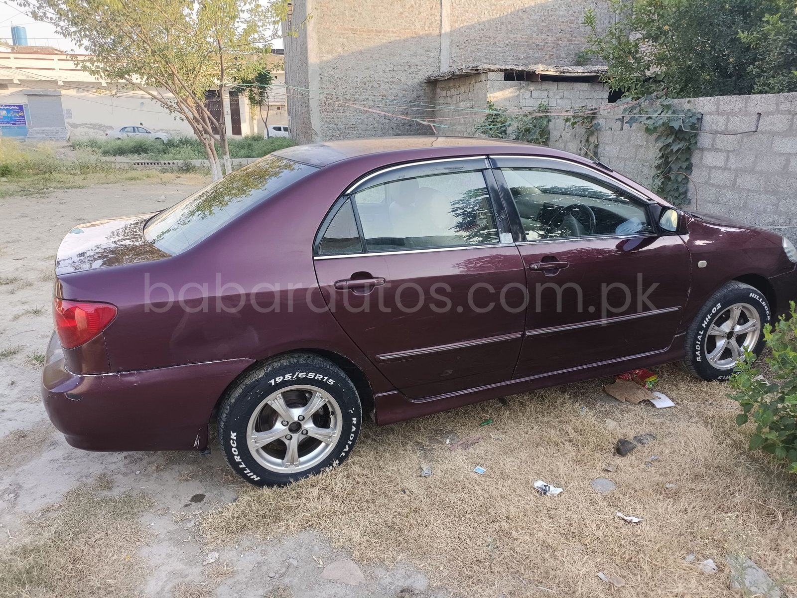 Toyota Corolla SE saloon